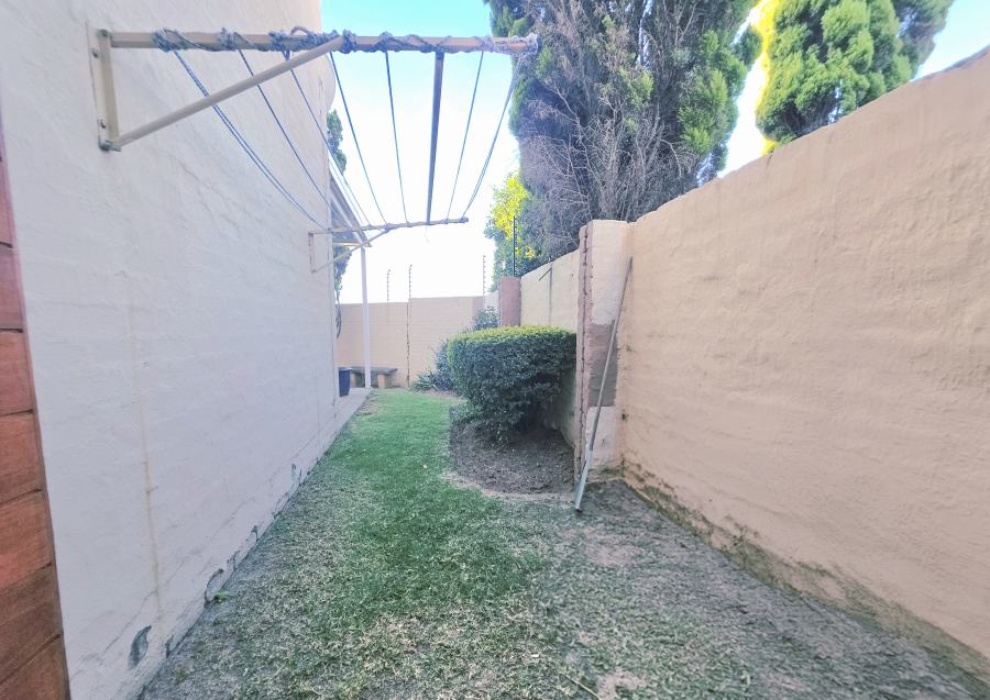 3 Bedroom Property for Sale in Noordwyk Gauteng