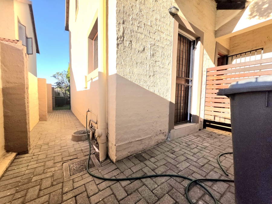 3 Bedroom Property for Sale in Noordwyk Gauteng