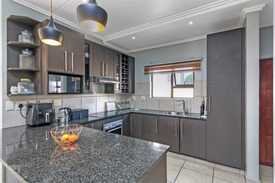 3 Bedroom Property for Sale in Kyalami Hills Gauteng