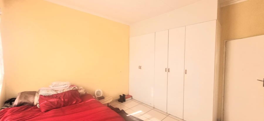 2 Bedroom Property for Sale in Erand Gardens Gauteng
