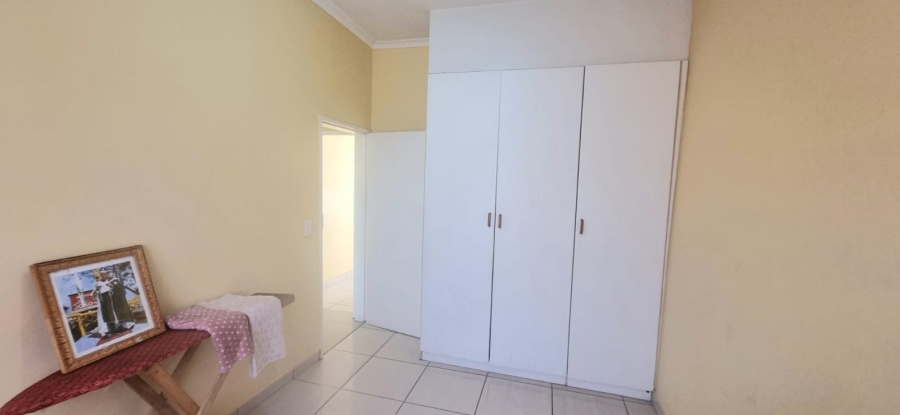 2 Bedroom Property for Sale in Erand Gardens Gauteng
