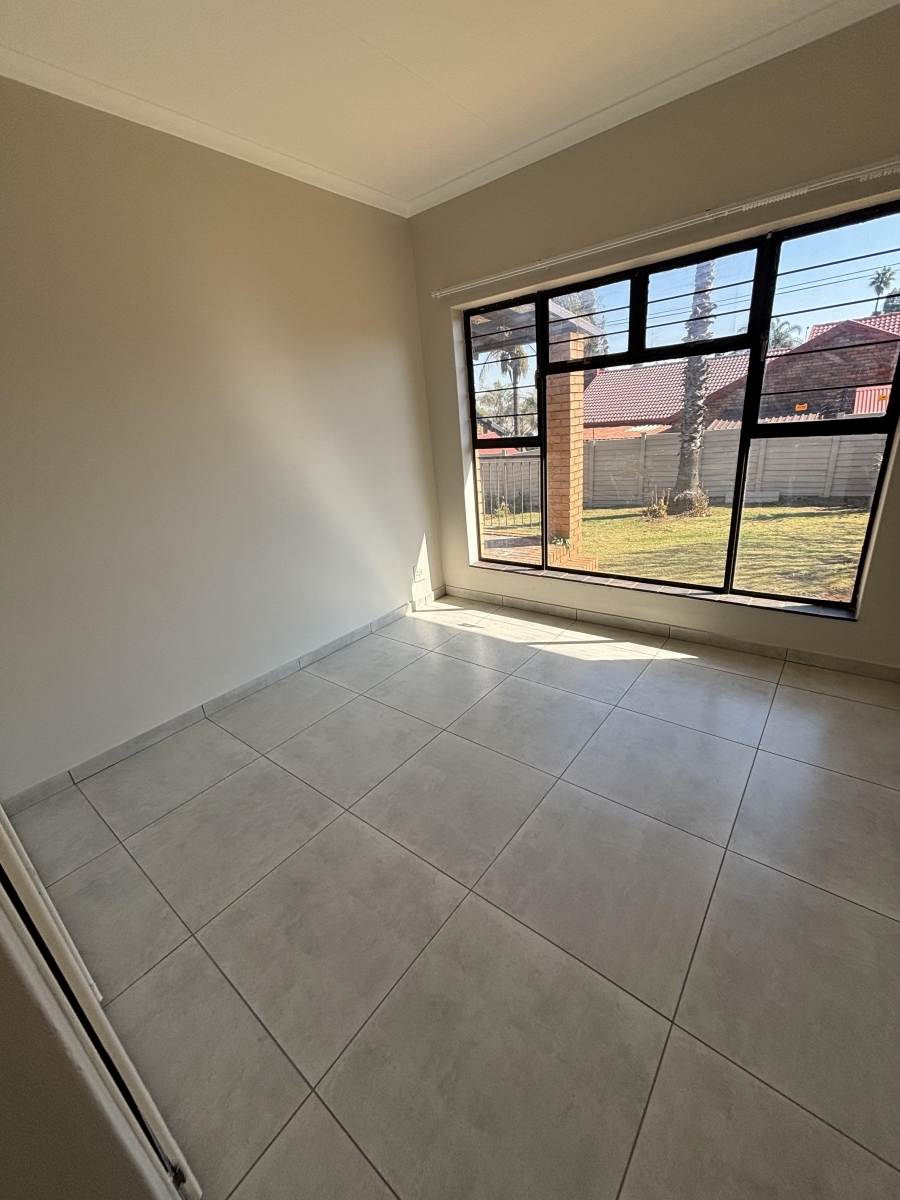 To Let 3 Bedroom Property for Rent in Garsfontein Gauteng