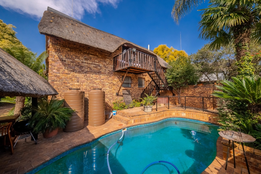 3 Bedroom Property for Sale in Faerie Glen Gauteng