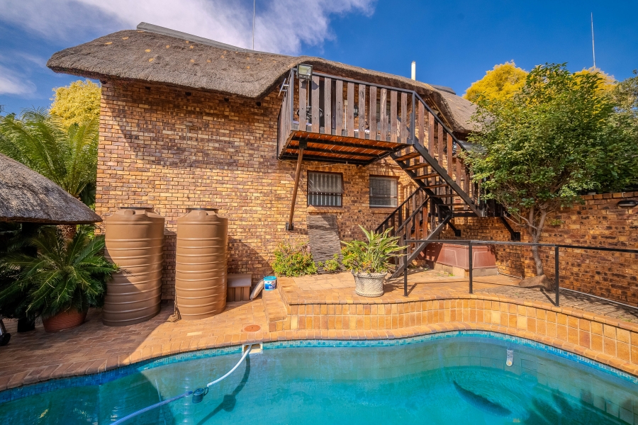 3 Bedroom Property for Sale in Faerie Glen Gauteng
