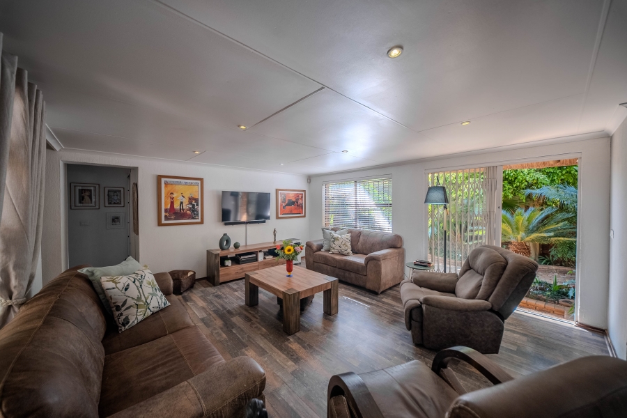 3 Bedroom Property for Sale in Faerie Glen Gauteng