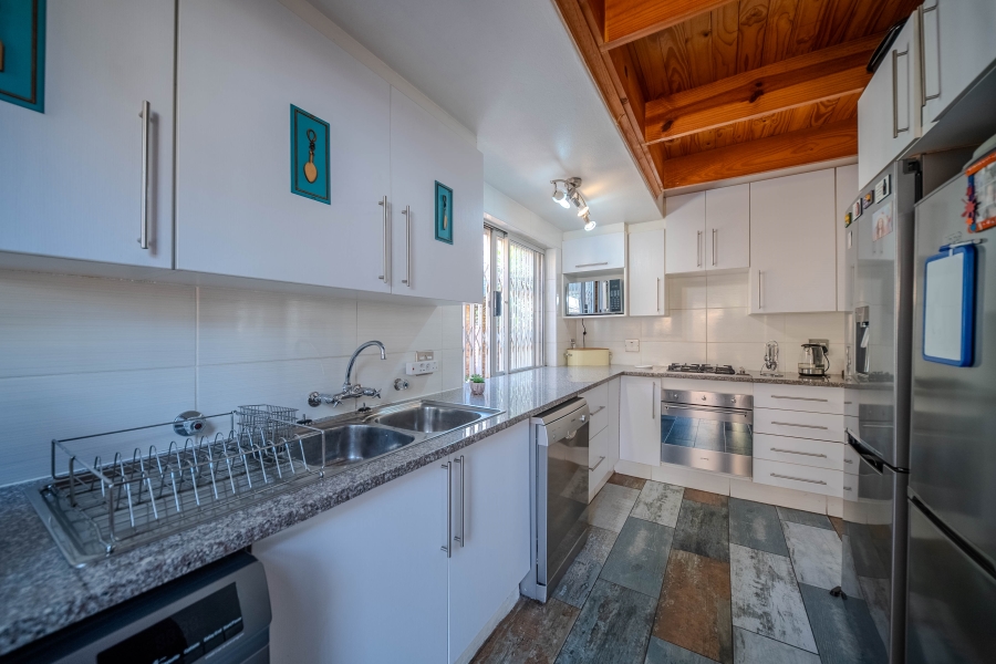 3 Bedroom Property for Sale in Faerie Glen Gauteng
