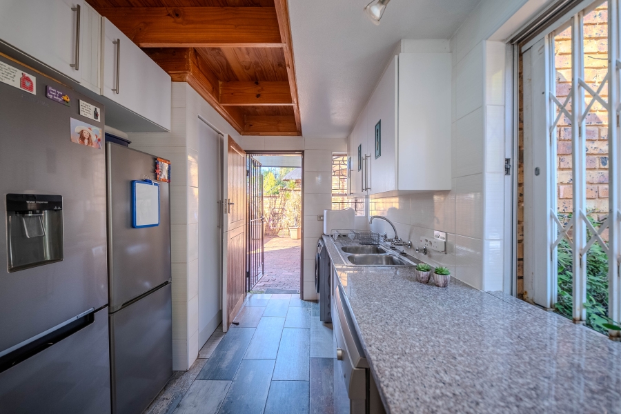 3 Bedroom Property for Sale in Faerie Glen Gauteng