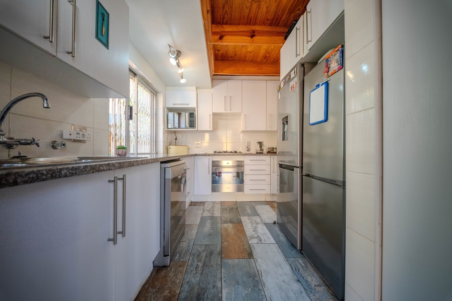 3 Bedroom Property for Sale in Faerie Glen Gauteng