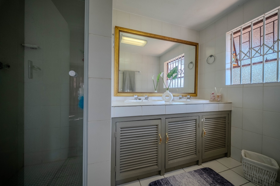 3 Bedroom Property for Sale in Faerie Glen Gauteng