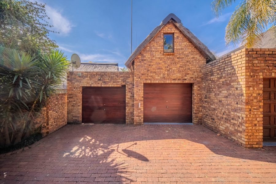 3 Bedroom Property for Sale in Faerie Glen Gauteng