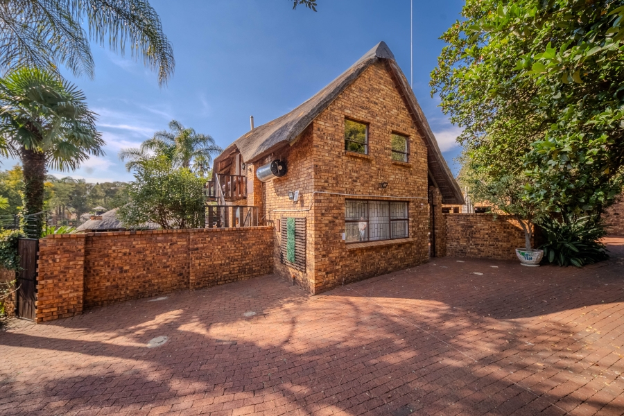 3 Bedroom Property for Sale in Faerie Glen Gauteng