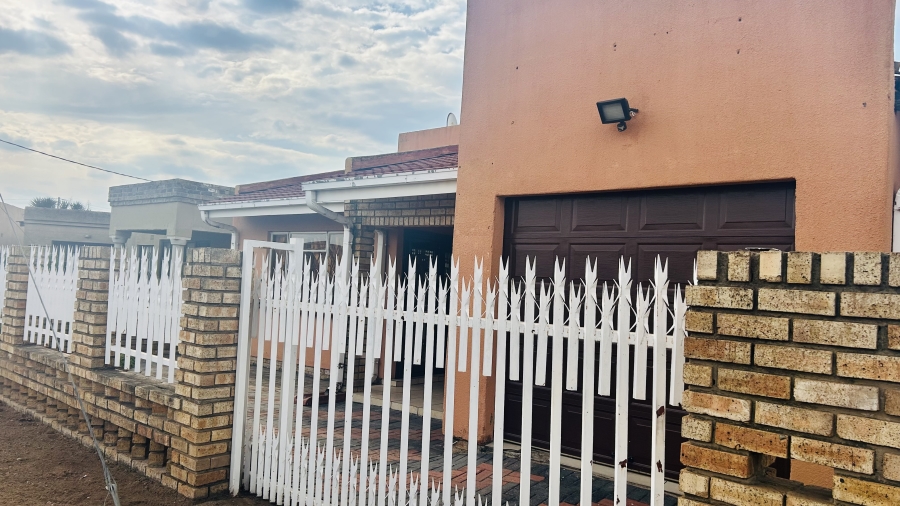 3 Bedroom Property for Sale in Bophelong Gauteng