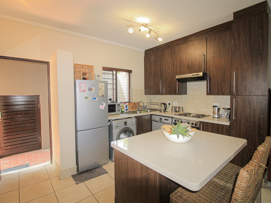 To Let 2 Bedroom Property for Rent in Douglasdale Gauteng