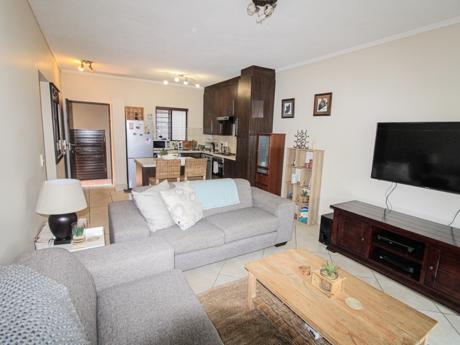 To Let 2 Bedroom Property for Rent in Douglasdale Gauteng