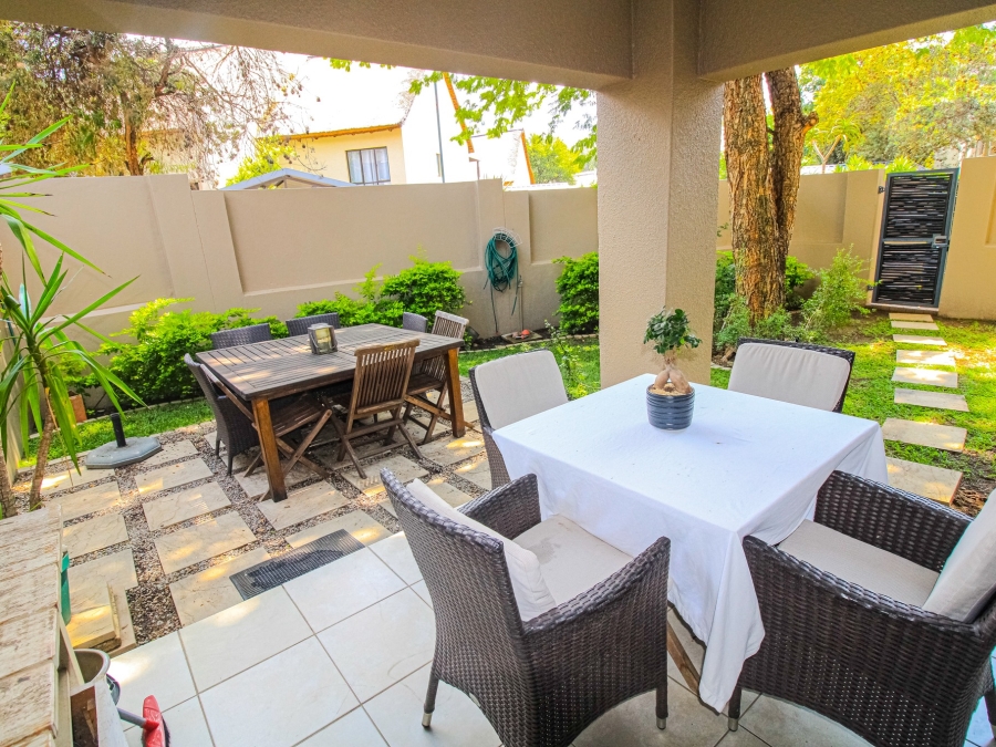 To Let 2 Bedroom Property for Rent in Douglasdale Gauteng