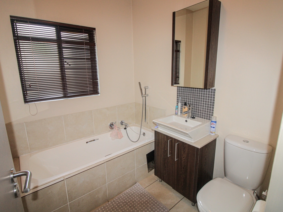 To Let 2 Bedroom Property for Rent in Douglasdale Gauteng