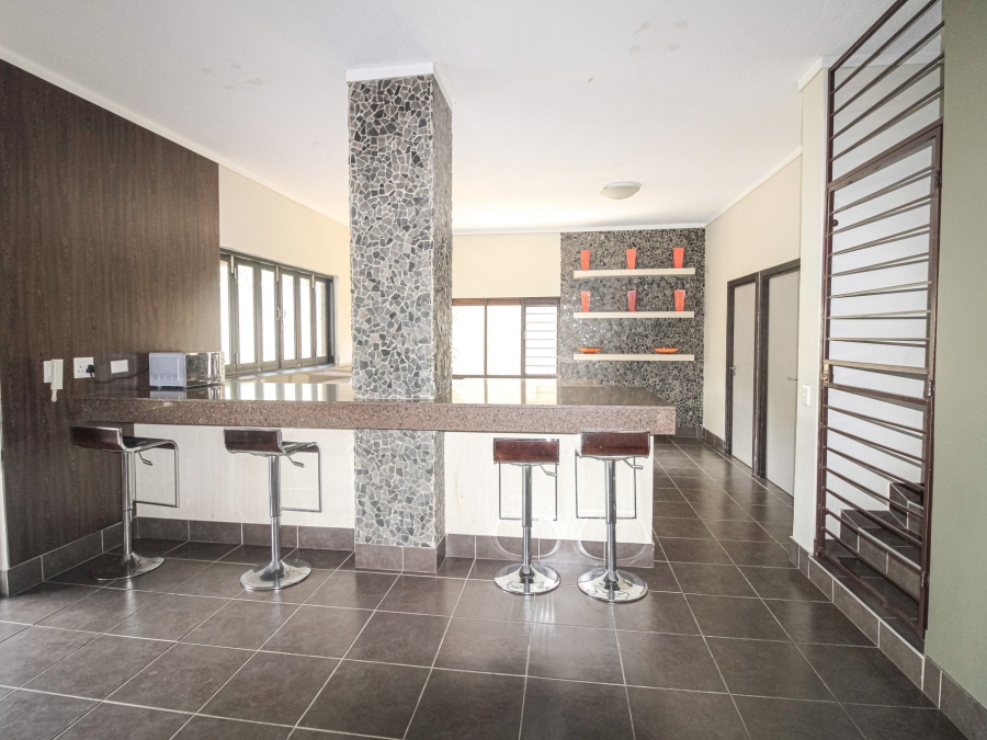 To Let 2 Bedroom Property for Rent in Douglasdale Gauteng