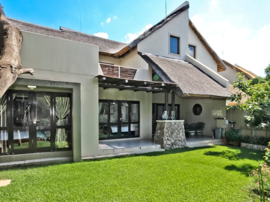 To Let 2 Bedroom Property for Rent in Douglasdale Gauteng