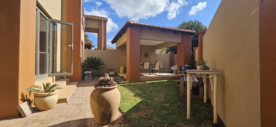 3 Bedroom Property for Sale in Three Rivers Proper Gauteng