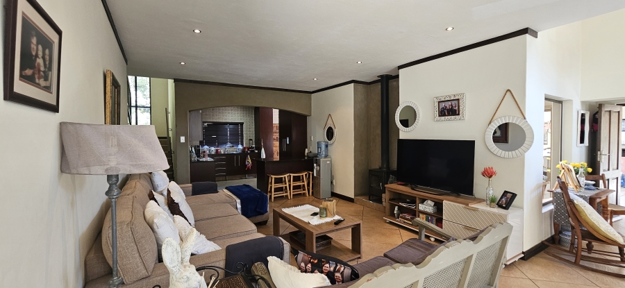 3 Bedroom Property for Sale in Three Rivers Proper Gauteng