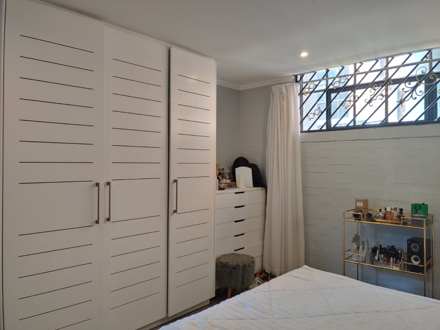 To Let 1 Bedroom Property for Rent in Braamfontein Gauteng