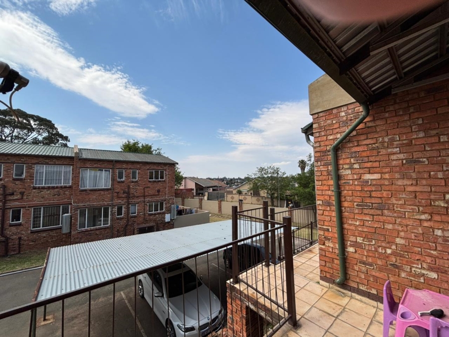 To Let 2 Bedroom Property for Rent in Groblerpark Gauteng