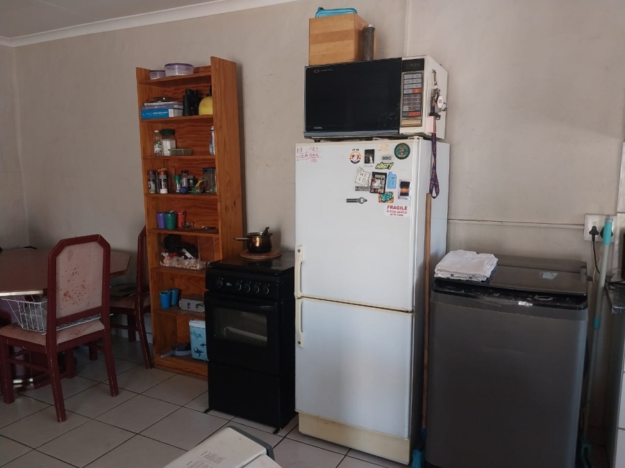 To Let 1 Bedroom Property for Rent in Strubenvale Gauteng