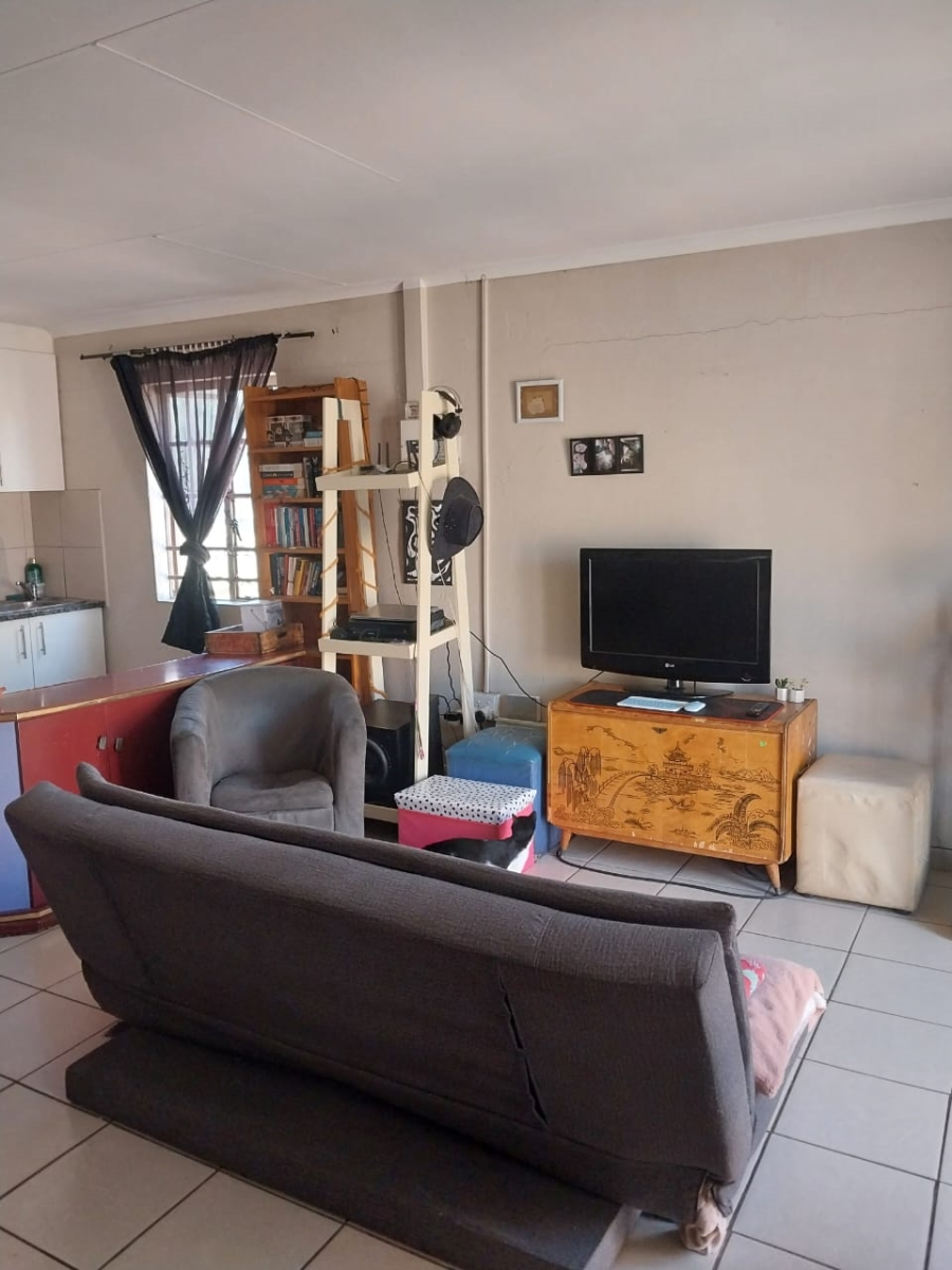 To Let 1 Bedroom Property for Rent in Strubenvale Gauteng