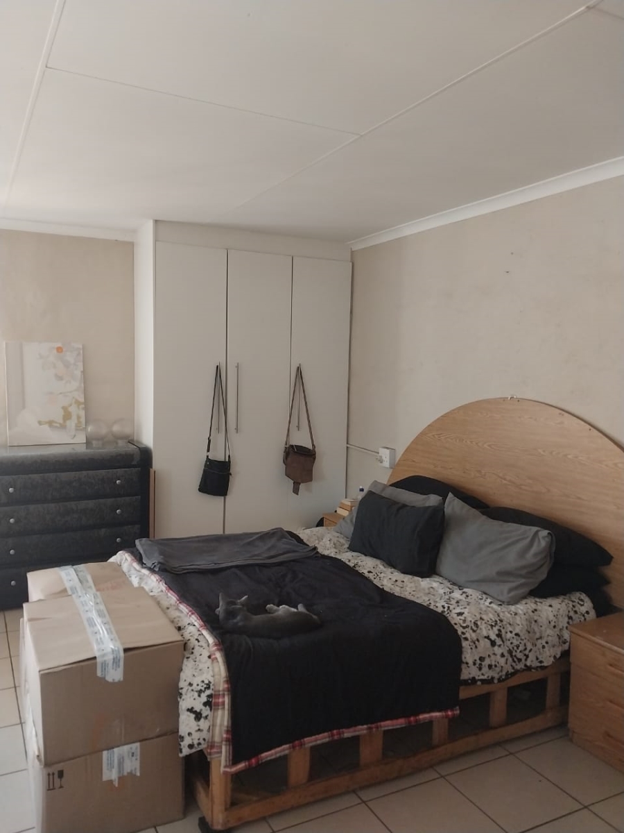 To Let 1 Bedroom Property for Rent in Strubenvale Gauteng