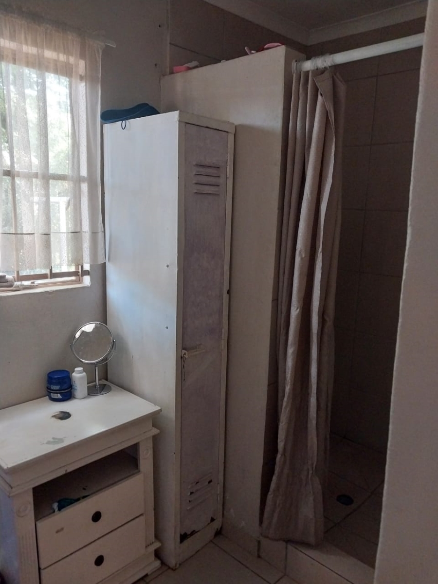 To Let 1 Bedroom Property for Rent in Strubenvale Gauteng