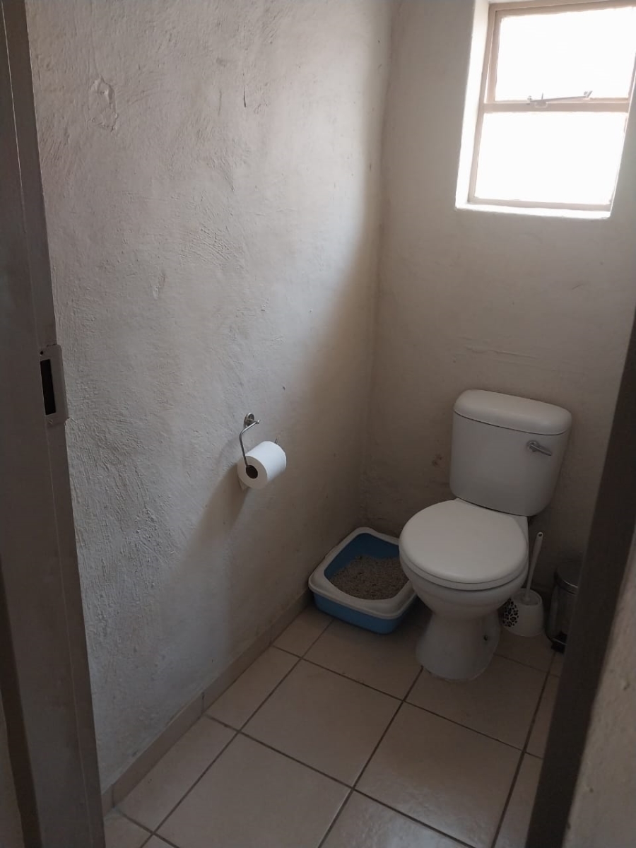 To Let 1 Bedroom Property for Rent in Strubenvale Gauteng