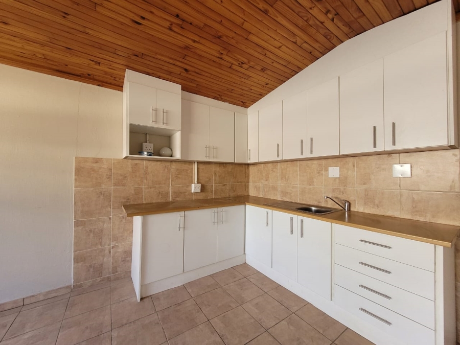To Let 1 Bedroom Property for Rent in Florida North Gauteng