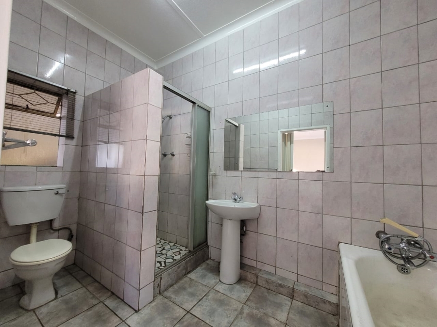 To Let 1 Bedroom Property for Rent in Florida North Gauteng