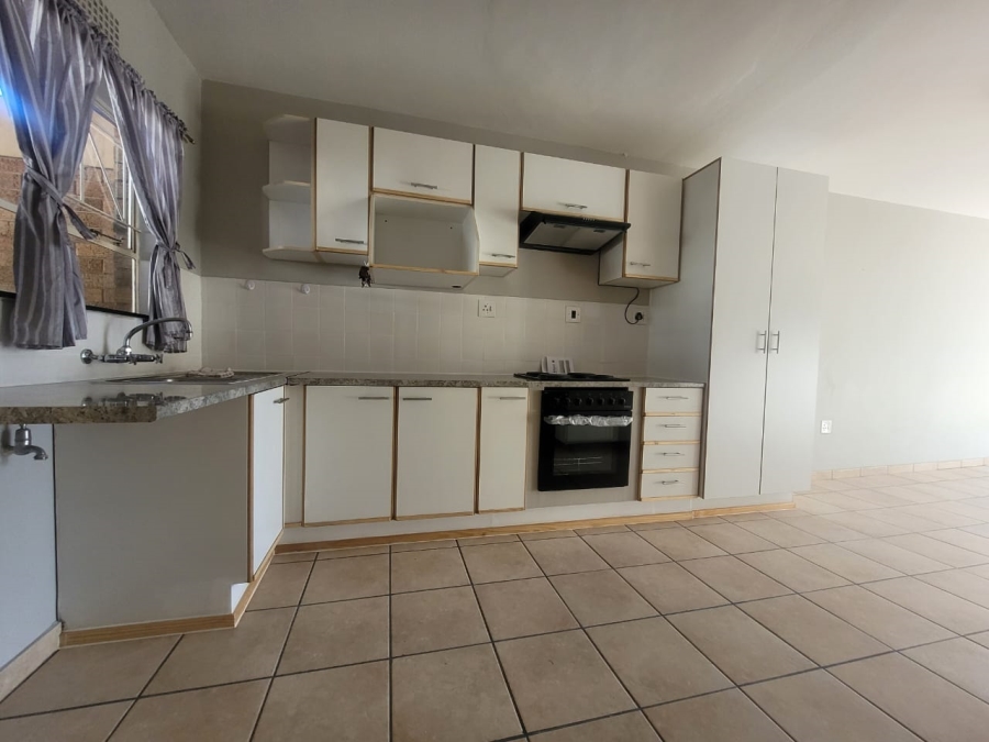 To Let 3 Bedroom Property for Rent in Krugersdorp North Gauteng
