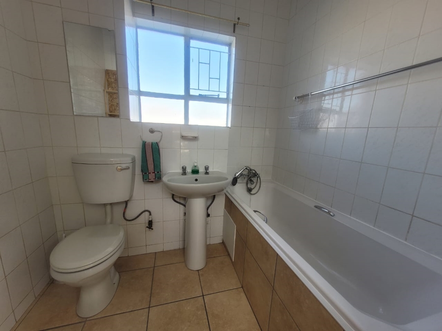 To Let 3 Bedroom Property for Rent in Krugersdorp North Gauteng