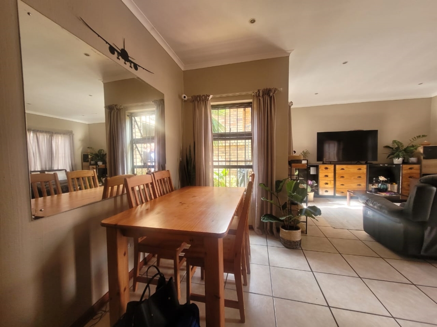 To Let 2 Bedroom Property for Rent in Chancliff A H Gauteng