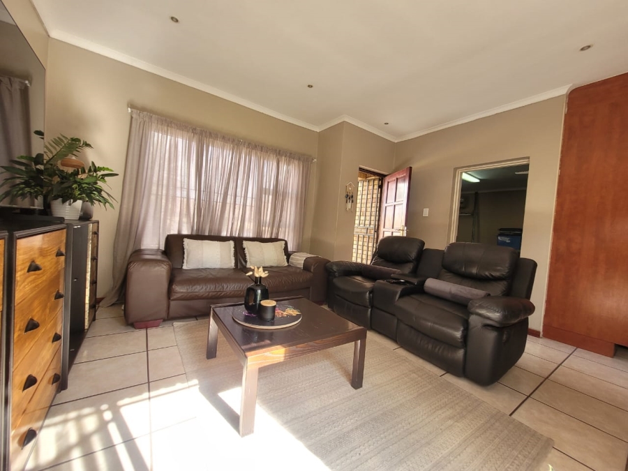 To Let 2 Bedroom Property for Rent in Chancliff A H Gauteng