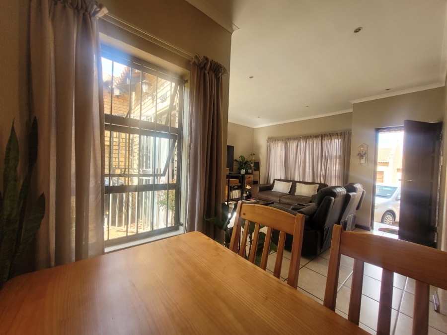 To Let 2 Bedroom Property for Rent in Chancliff A H Gauteng