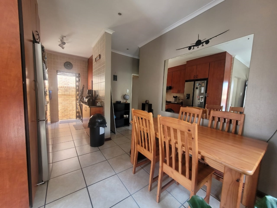 To Let 2 Bedroom Property for Rent in Chancliff A H Gauteng