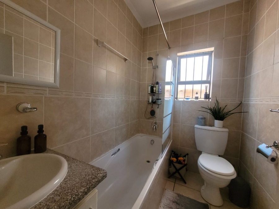 To Let 2 Bedroom Property for Rent in Chancliff A H Gauteng