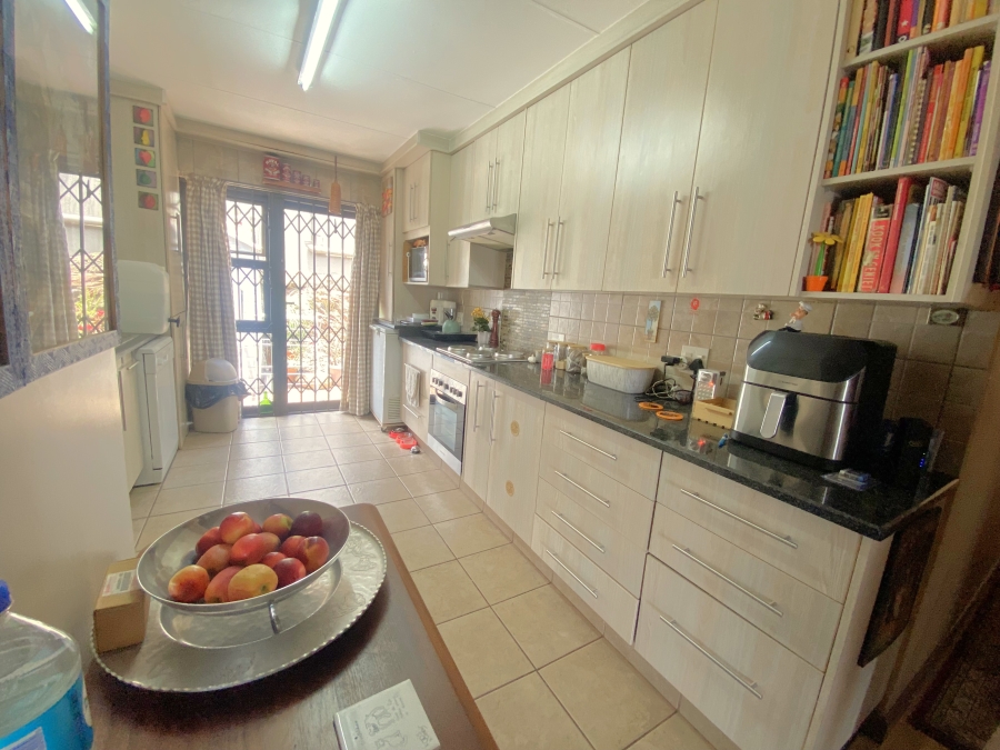 3 Bedroom Property for Sale in Helderkruin Gauteng