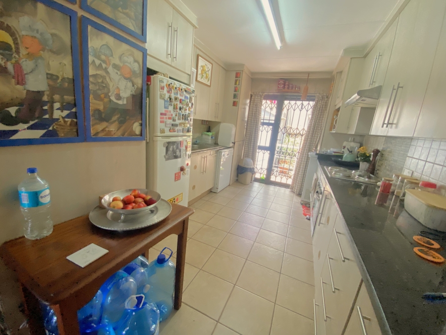 3 Bedroom Property for Sale in Helderkruin Gauteng