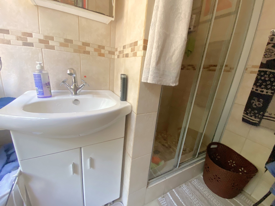 3 Bedroom Property for Sale in Helderkruin Gauteng