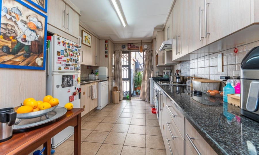 3 Bedroom Property for Sale in Helderkruin Gauteng