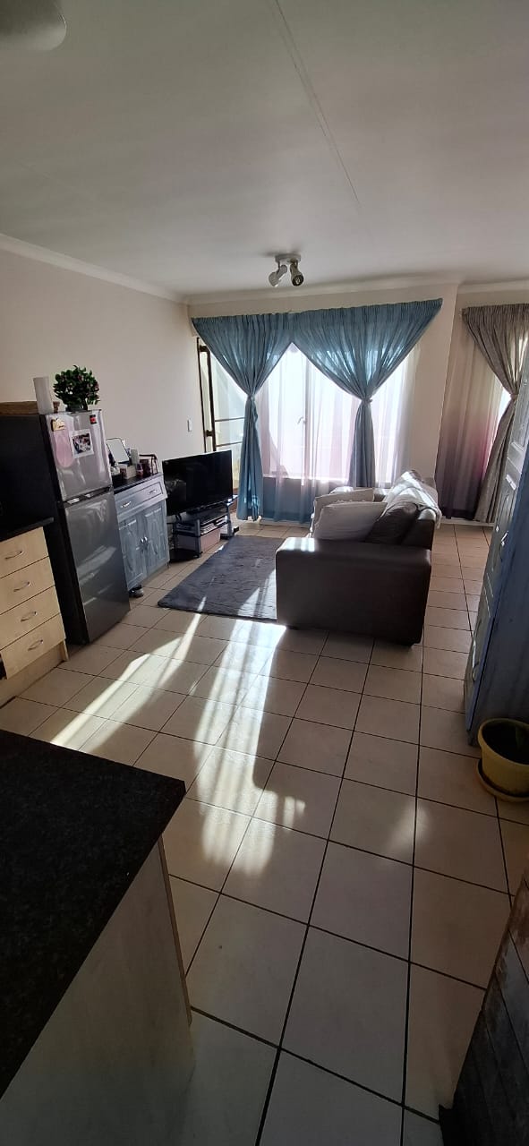 To Let 1 Bedroom Property for Rent in Esther Park Gauteng