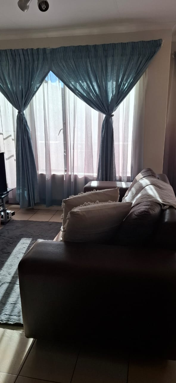 To Let 1 Bedroom Property for Rent in Esther Park Gauteng