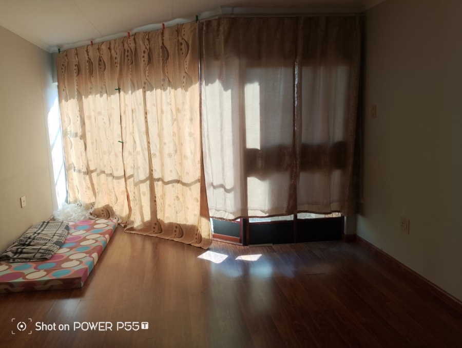 2 Bedroom Property for Sale in Pretoria North Gauteng