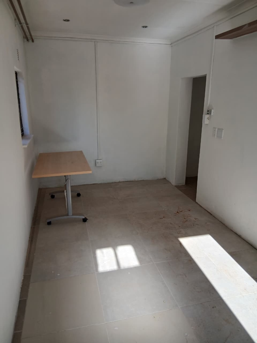 To Let 1 Bedroom Property for Rent in Buurendal Gauteng