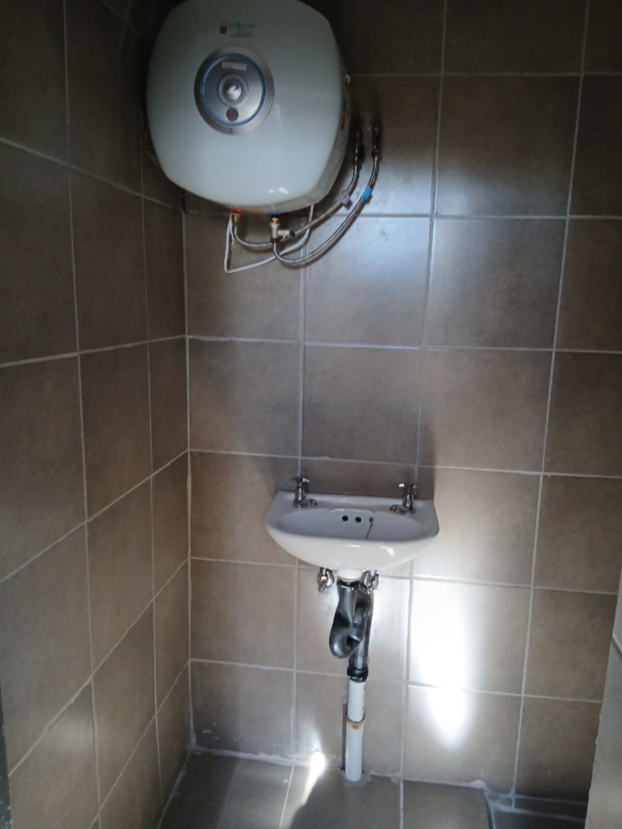 To Let 1 Bedroom Property for Rent in Buurendal Gauteng