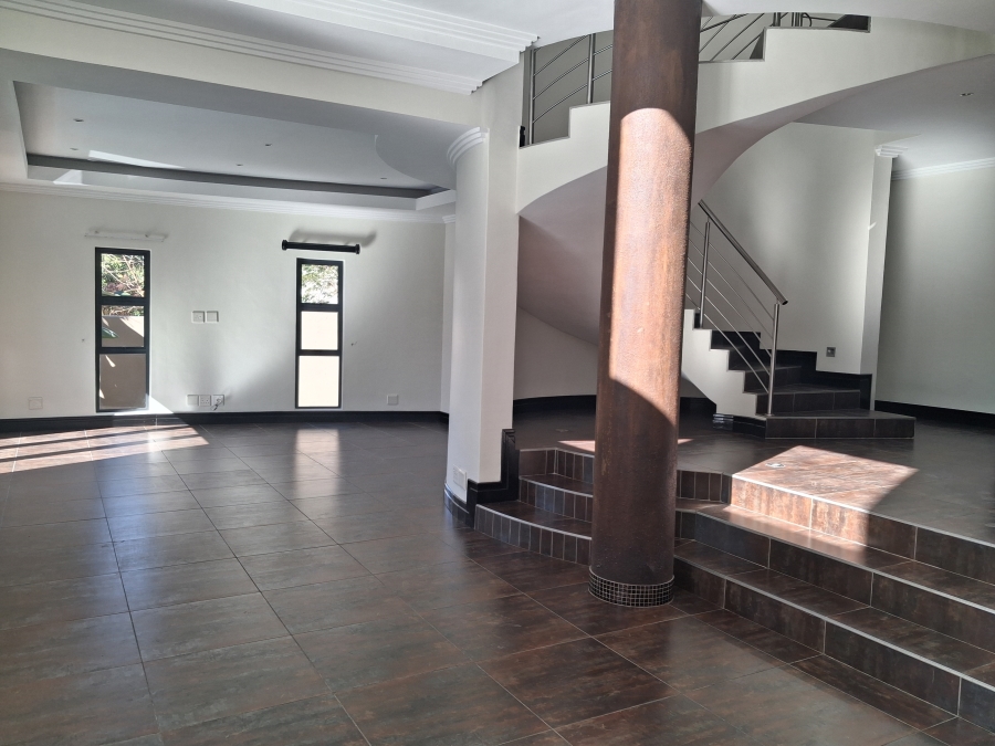 5 Bedroom Property for Sale in Greenstone Hill Gauteng